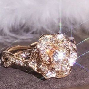 Sparkling Flower Ring